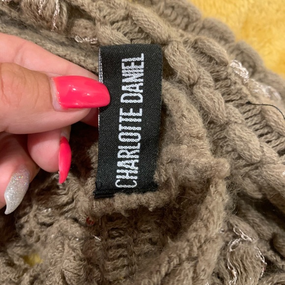 Shimmer thread Infinity scarf - Picture 2 of 3